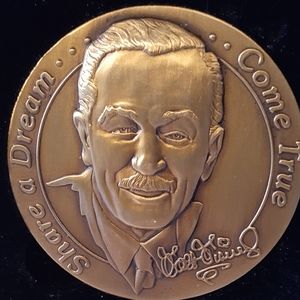 Cast Holiday 100 Years of Magic Medallion 2001